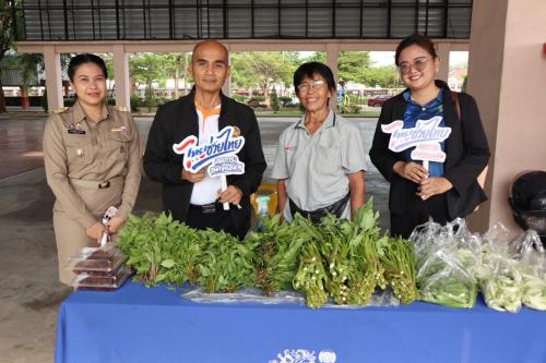 พช.บ้านหมอ ผนึกกำลังกับอำเภอบ้านหมอ จัดตลาดนัด "ไทยช่วยไทย" ลดค่าครองชีพประชาชน